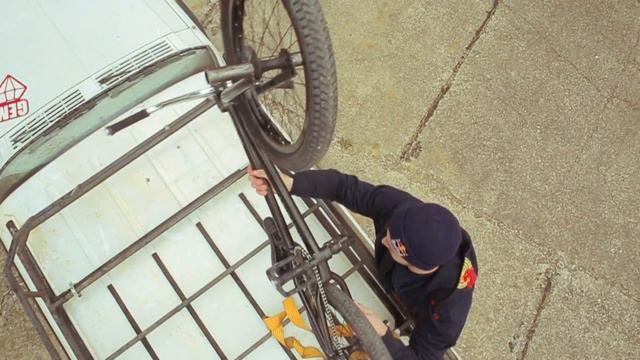 BMX Session on Satellite Dishes - Red Bull Riding over Space Radar смотреть онлайн