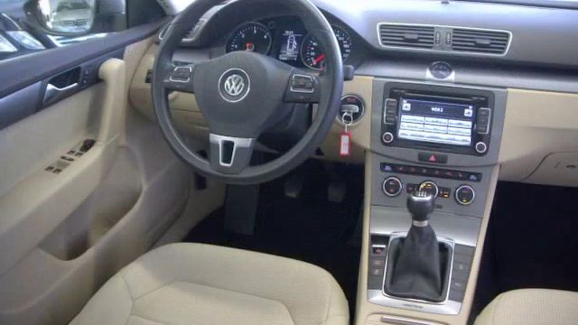 Volkswagen Passat Variant 2.0 TDI 4Motion BMT Comfortline Panoramadach AHK (Anzeige) смотреть онлайн