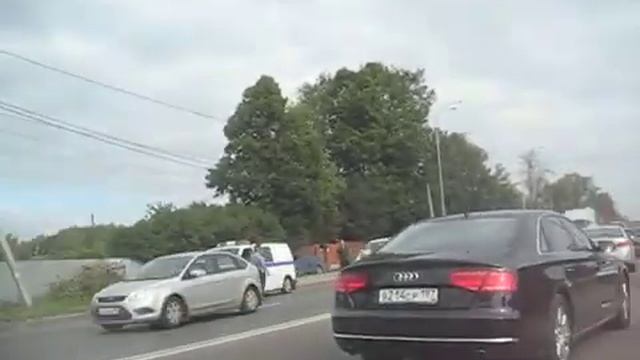 Renault Sandero перевернулся на крышу смотреть онлайн