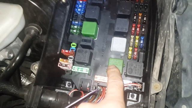 Как отключить компрессор пневмоподвески автомобиля мерседес W 221 смотреть онлайн