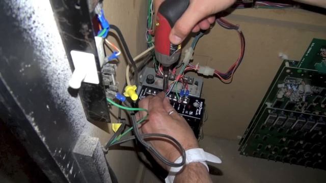 How to fix a dead arcade game #1 - Troubleshooting a Craigslist purchase - Data East Commando смотреть онлайн
