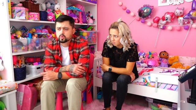 СЛОМАЛИ КУКЛУ! Кто ее сломал : Мама или Папа? Амелька настоящий Детектив ищет улики! смотреть онлайн