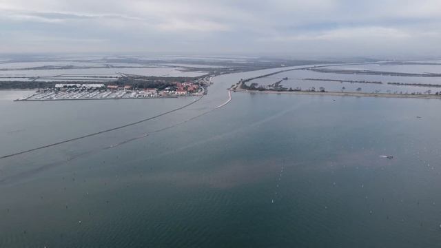Porto Levante (lungo il fiume Po) il fiume Po, la foce, смотреть онлайн