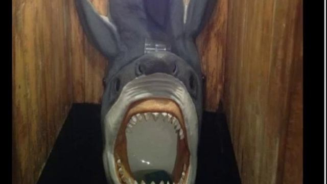 Про писсуары и... ресторан вместо туалета смотреть онлайн