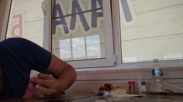 МУКБАНГ шашлык на заливе смотреть онлайн