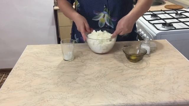? вкусные, сдобные пирожки с творогом.
