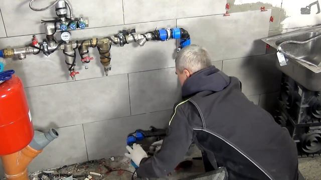 Как зимой защитить свой водопровод от замерзания смотреть онлайн