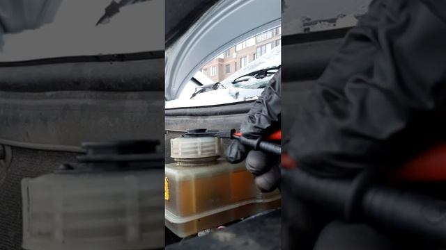 ВОСКЛИЦАТЕЛЬНЫЙ ЗНАК НА ЩЕТКЕ ПРИБОРОВ ПРИОРА смотреть онлайн