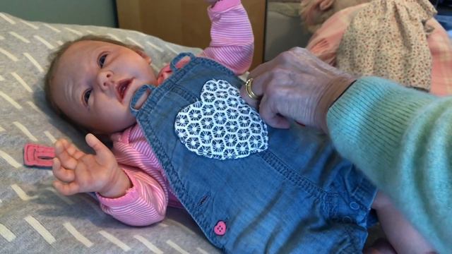 Changing reborn Alice into some dungarees and doing Holly’s Tag about Dreams ❤️❤️ смотреть онлайн
