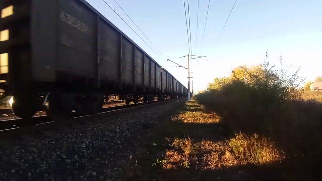 Победный! Электровоз 3ЭС5К-1000 "Ермак" с грузовым поездом. смотреть онлайн