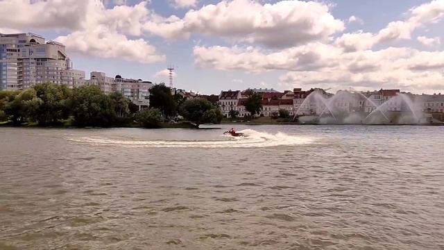 Тренировка ко дню МЧС.Минск,Немига.Вертолеты, почти посадка на воду. смотреть онлайн