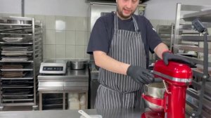 Рецепт масляного крема Шарлотт. Как приготовить крем и как спасти крем, если масло расслоилось