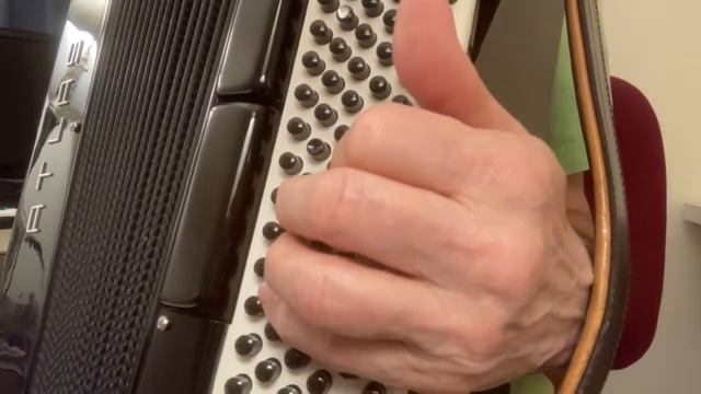 Stradella Bass Accordion: #36 "I Won't Send Roses" Chords смотреть онлайн