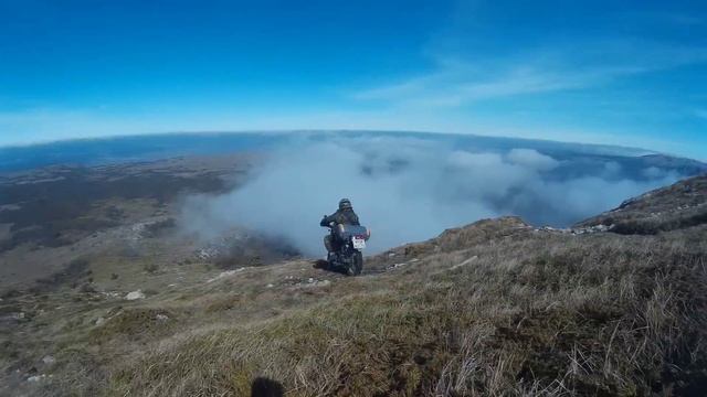 Спуск с верхнего плато чатырдага ч3 на мотоцикле смотреть онлайн