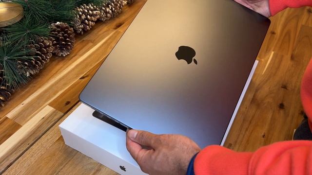 MacBook Pro M3 Pro 16 Unboxing