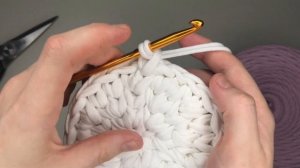 круглая корзина крючком узор галочки из трикотажной пряжи. Жаккард. Вязаное дно●вязание крючком