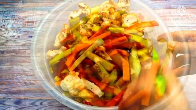 СОЧНАЯ Куриная грудка с овощами в ДУХОВКЕ. КАК ВКУСНО приготовить КУРИЦУ смотреть онлайн