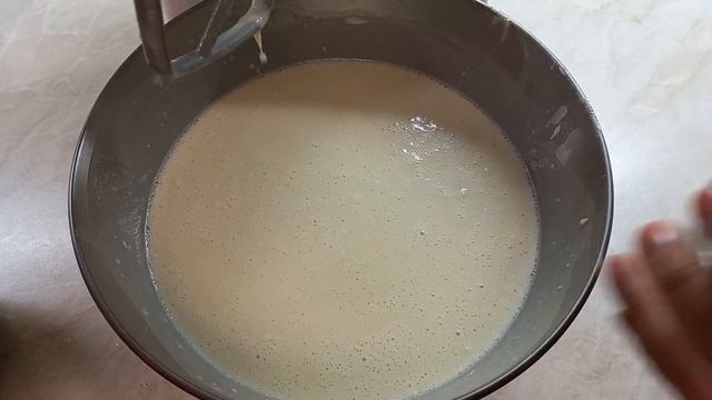 Тонкие блинчики с дырочками, начиненные мясом. смотреть онлайн