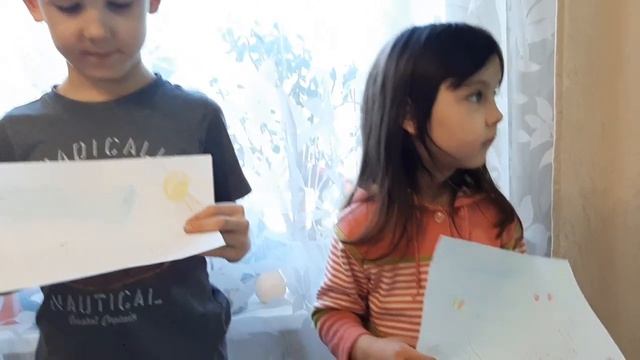 РИСУЕМ ЛЕБЕДЕЙ. ДЕТИ РИСУЮТ ЦВЕТНЫМИ КАРАНДАШАМИ. смотреть онлайн