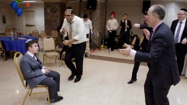 Shlomo Closing Dance from Bar Mitzvah (June 2017) смотреть онлайн
