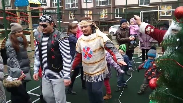 Главные герои новогоднего утренника:))) смотреть онлайн