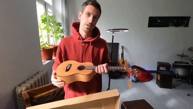 Купил Укулеле с AliExpress | Распаковка и обзор смотреть онлайн