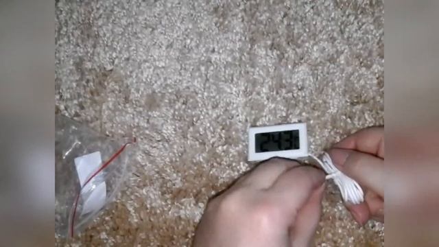 Алиэкспресс распаковка. Мини цифровой ЖК-дисплей термометр. смотреть онлайн