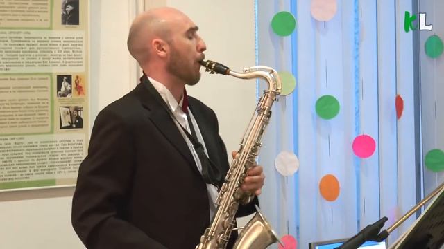 Калининград - Художественная галерея - "Весна в стиле Pin-Up" смотреть онлайн