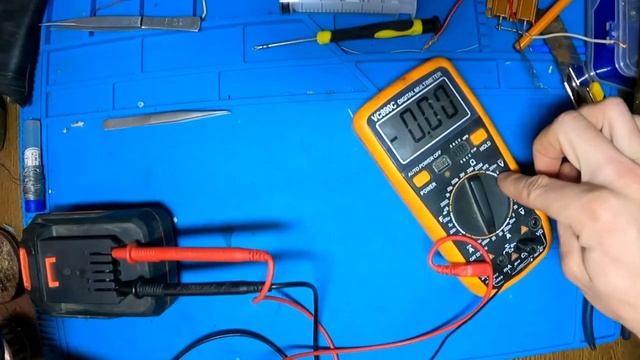 Сколько ампер в АКБ шуруповерта. Попытка измерить максимальную отдачу тока аккумулятором Днипро-м. смотреть онлайн