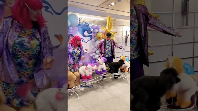 Шоу дрессированных цветных пуделей - отличный способ разнообразить праздник #аниматорымосква смотреть онлайн