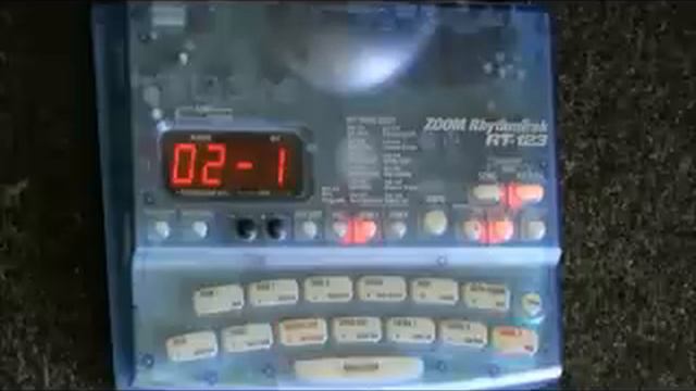 "Drums and Bass 4" "Zoom RT123" Drum Machine смотреть онлайн