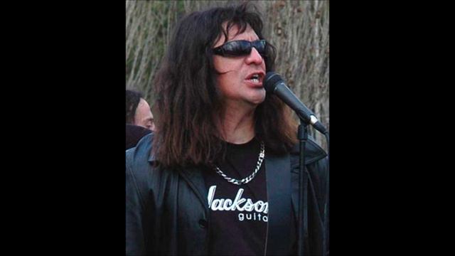 MONO BURGOS - PEQUEÑA ESCORPION смотреть онлайн