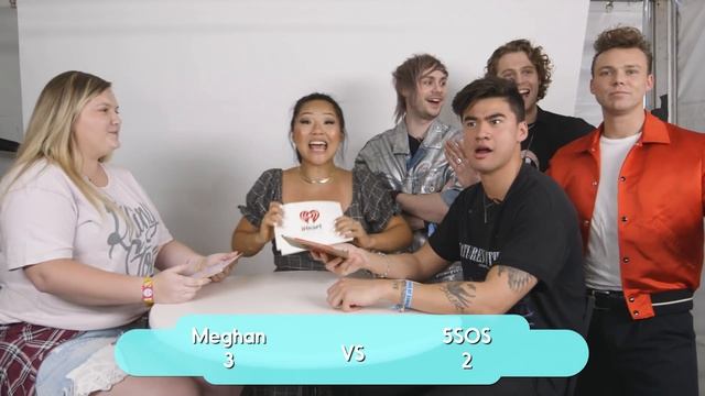 5 Seconds Of Summer Challenges A Super Fan In A Trivia Battle | Fan Vs. Artist Trivia смотреть онлайн