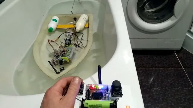 Радиоуправлениe корабликом на ATmega8 TQFP+ nRF24L01 Тест 2 смотреть онлайн