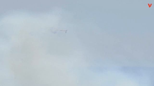 Firefighting Planes Are Extinguishing Wildfires In The French Riviera смотреть онлайн