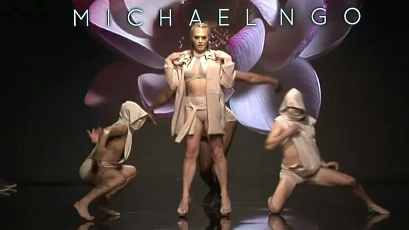 Показ мод. ART HEARTS FASHION