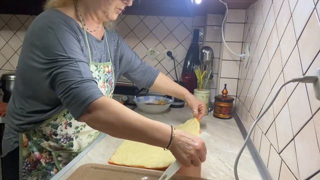 Пироги с грушей и карамелью