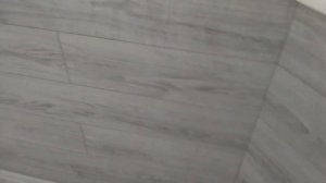 Супер быстрая отделка балкона ламинатом.  Пол и парапет.