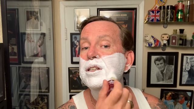 Inexpensive Cartridge Comparison in Vintage Gillette Atra Razors, are they worth it? смотреть онлайн