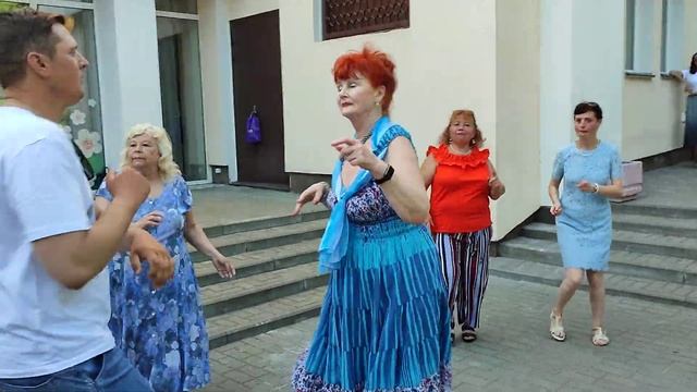 16.07.23г..."ИВА, ЗЕЛЁНАЯ ИВА"...в Гомельском парке на танцполе... смотреть онлайн