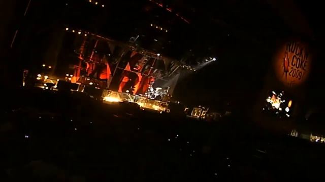 Linkin Park - Rob Bourdon Drum Solo/Intro for Bleed It Out [Live in Turkey 2009] смотреть онлайн
