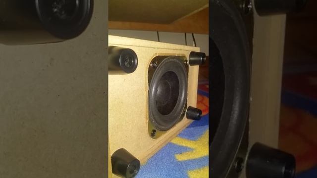 Logitech z213 bass test смотреть онлайн