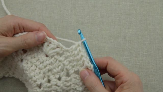 Châle point coque au crochet смотреть онлайн