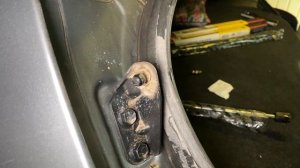 Экономим на замене газовых упоров - амортизатор багажника