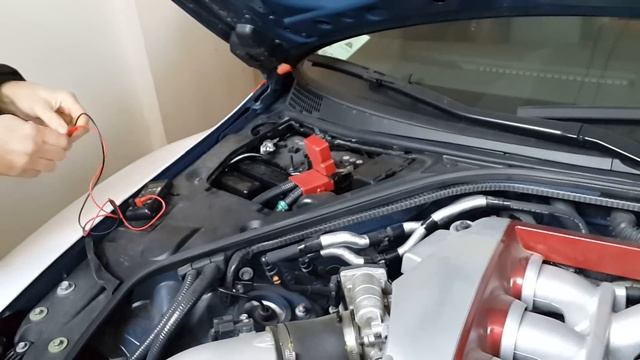 Запуск двигателя NISSAN GT-R при помощи CARKU E-Power Elite