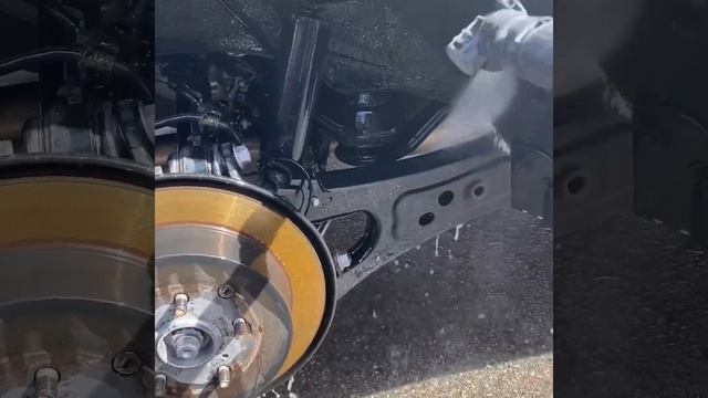 Переобув с зимы на лето, мойка и обработка воском ходовой. смотреть онлайн