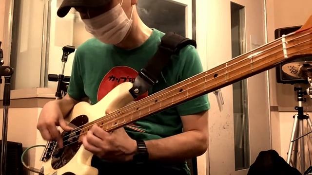 ZOOM B1 FOUR“Squeak+PitchSHFT+BassCry+Plate”+LOOPER смотреть онлайн