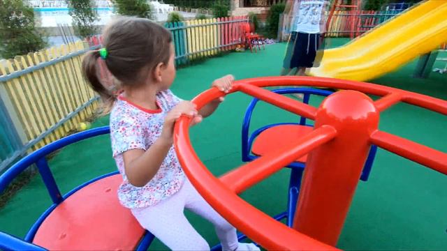 ЗАТОКА - один из лучших пляжей побережья. Отель с бассейном на берегу моря. смотреть онлайн