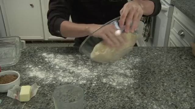 CWP Episode 4 - The Bertinet Method - Cinnamon Rolls смотреть онлайн