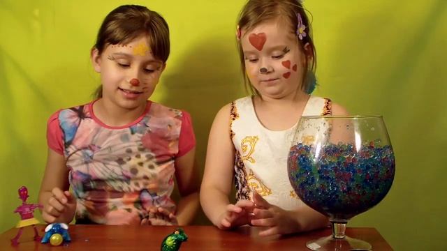 Сюрпризы заводные игрушки из шариков орбиз vlog surprises clockwork toys from balls orbeeze смотреть онлайн